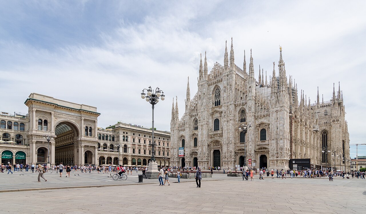 Milan Cathedral from its piazza, the Galleria Vittorio Emanuele II at the left.