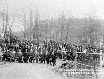 Group photograph of the first General Council of the Assemblies of God at Hot Springs, Arkansas, in 1914.